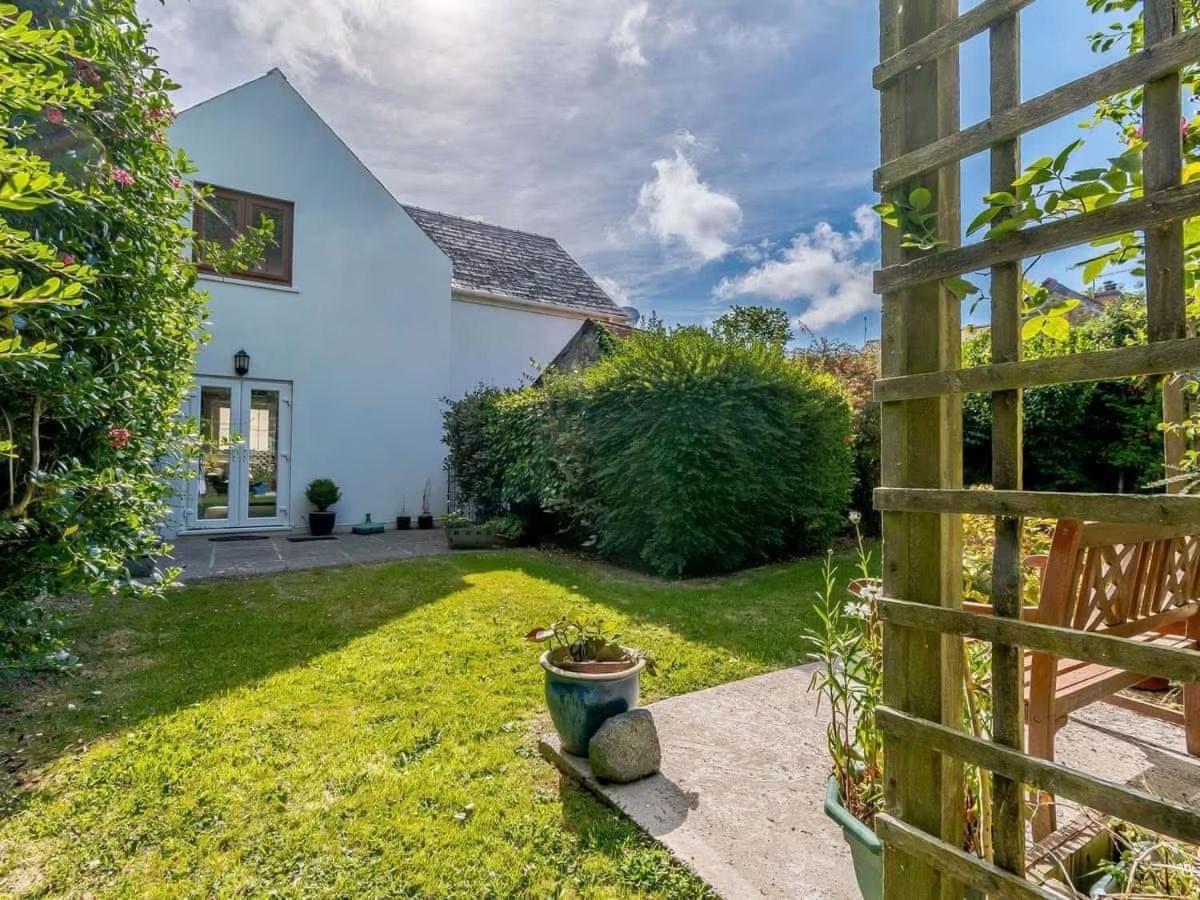 The Gatehouse At Y Gwesty Bach Villa Jordanston ภายนอก รูปภาพ